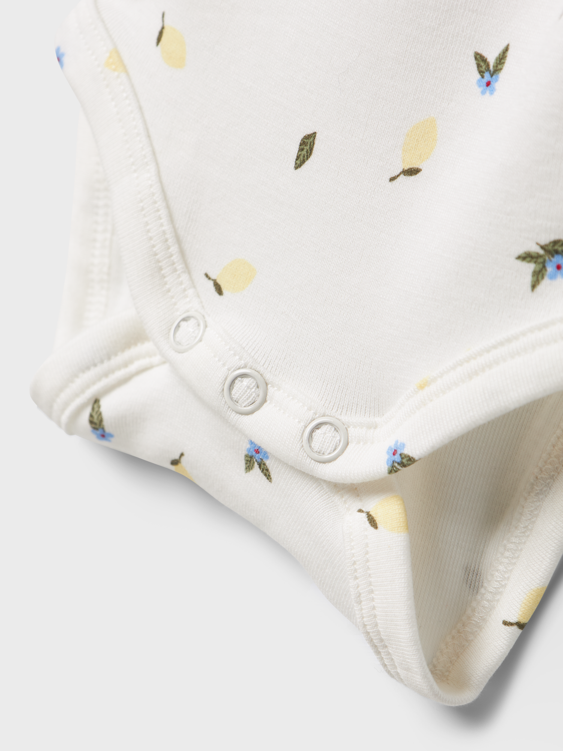 model_shot-front_full